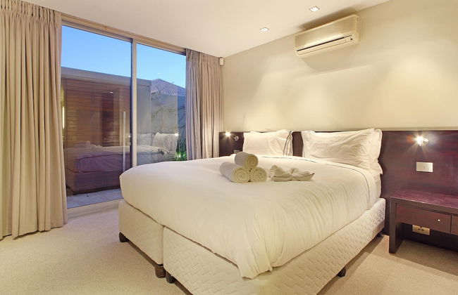 Sea View 3bed Apt w Pool Near Beaches Glen Sunsets - Foto 17