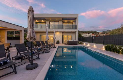 Luxury Villa Diana with heated pool and jacuzzi - Foto 56