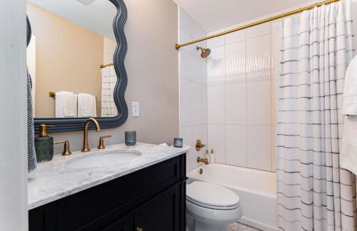 Emerald Clove - 3BR, 1Bath House- 1 mile from ND - Foto 15