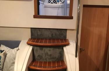 ENTIRE LUXURY yacht 70sqm Oyster Fund - Quiet and relaxing - 2 double bedrooms both en-suite - HEATING - sleeps up to 4 people - moored on our Private Island - nearby LEGOLAND THORPE PARK ASCOT RACES WENTWORTH LONDON Lapland UK -NO Parties - - Foto 11