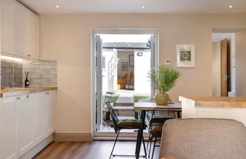 Beautifully refurbished cottage in lower Wivenhoe. - Foto 19