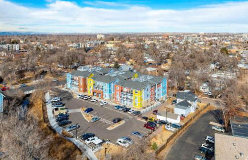 Relaxing 3BR Apartment With Pool & Wifi - Photo 29