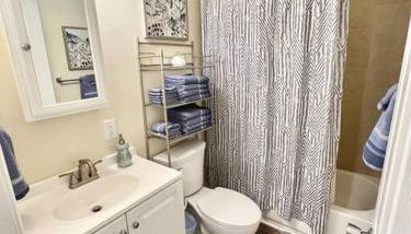 *Prime Pad * King Bed * Long Term Stays* - Foto 4