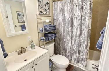 *Prime Pad * King Bed * Long Term Stays* - Foto 4