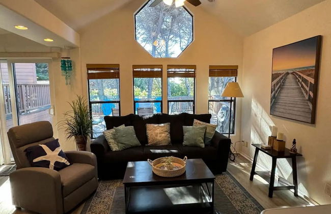 Oceanview Cabin 19 Jacuzzi Large Deck w Seating - Foto 2