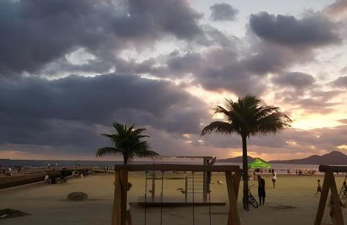 Ótimo APTO-Uma Quadra da Praia no bairro do Boqueirão em Santos - Foto 16