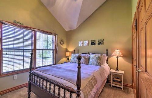 Private Family Home with Deck, Porch and Forest Views! - Foto 16