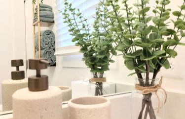 Luxe Suite - Comfort - King Bed and Free Parking - Foto 23