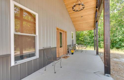 Tranquil La Prairie Retreat with Patio and Fireplace! - Foto 23