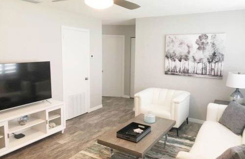 Modern Apartment - 1 of 4 - Photo 1