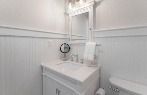 The Susser Estate with Dock Hot Tub Game Room - Foto 24