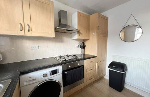 5 Bed Townhouse with Garden & Parking by BrumStay UK - Foto 44