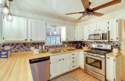 Woodsy Gassville Getaway about 3 Mi to White River! - Foto 9