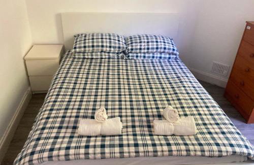 Spacious city center main door 3 bedrooms flat - Foto 3