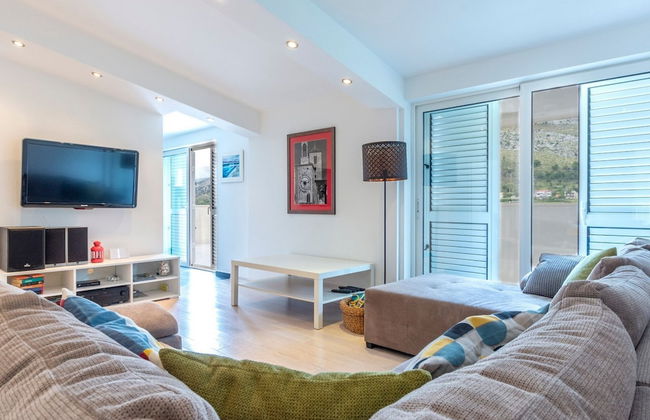 Serene Rural Villa With Pool, Sun Deck, and Children's Play Area - Foto 25