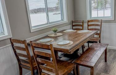 Lakeside Lodge- Newly Renovated Cabin on Black Lake - Foto 18