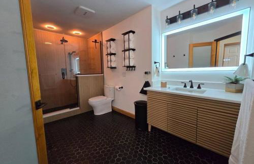 Pool Arcade Mtn Views Lake George Home Retreat WFH - Foto 9