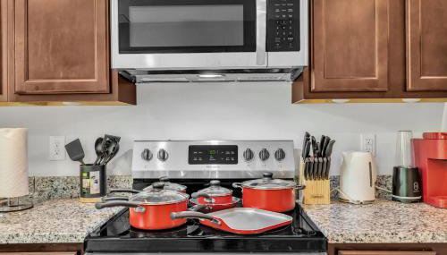 4BR Townhouse King Bed 2-Story Near NC State - Foto 2