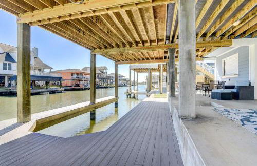 Private Dock and Patio Waterfront Galveston Retreat - Photo 34