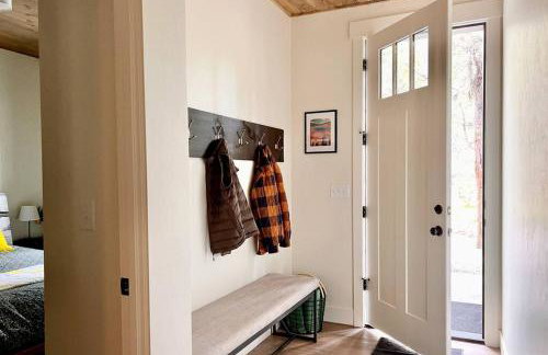 Brand NEW Cabin in the pines - Foto 25