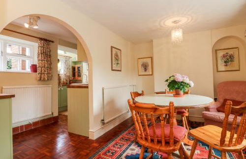 Vine Cottage - Photo 9