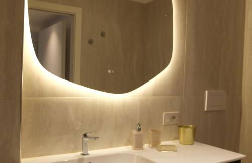 F&M House - Photo 16