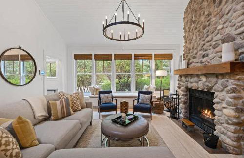 Bella and Dulce's Lakehouse by Juniper Holiday + Home - Photo 8