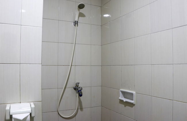 Minimalist And Warm 1Br Signature Park Grande Apartment - Photo 24