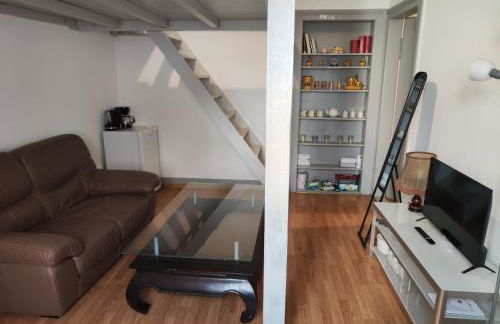 Spacieux studio meublé - Foto 11