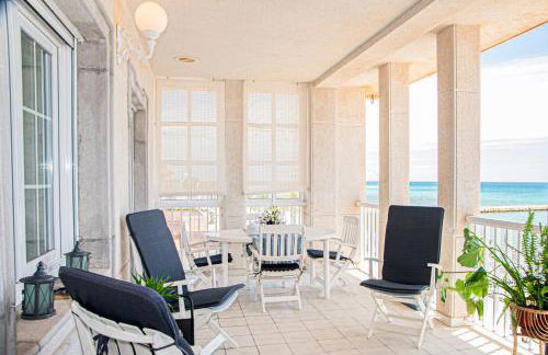 Vistas Increíbles y Confort en 1ª Línea de Playa - Photo 12