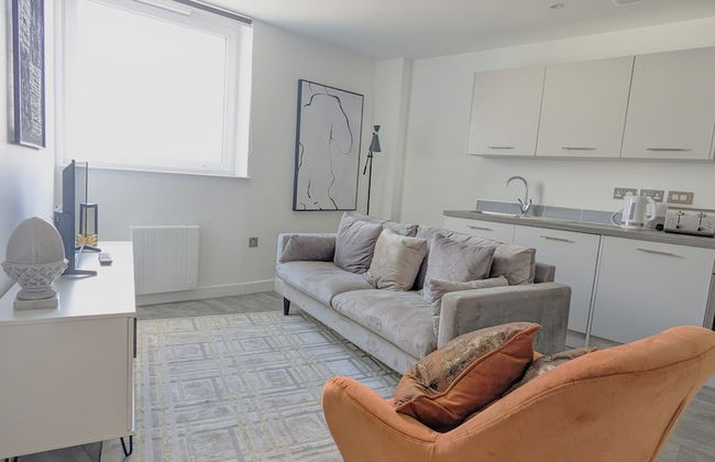 1 Bed With Parking - 15 Mins to Solihull NEC - Foto 1