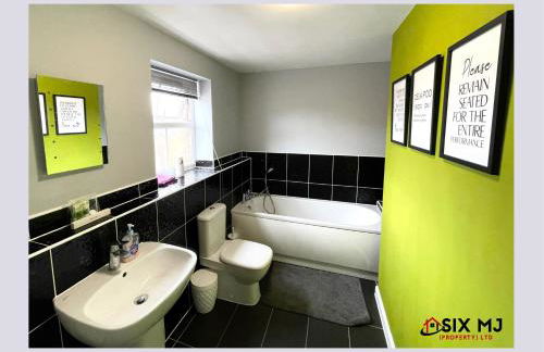 Chichele House, sleeps 8, Nr Rushden Lakes, allocated parking, corporate welcome - Foto 8