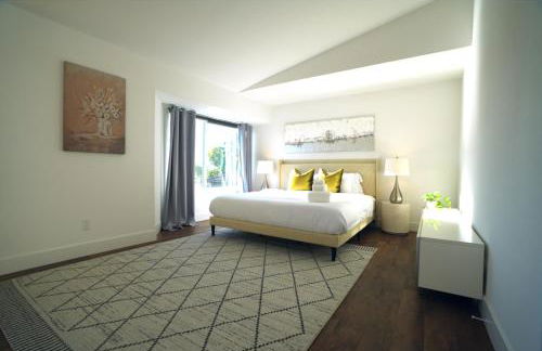 Stunning Waterfront 3BR Retreat - Perfect Getaway - Foto 33