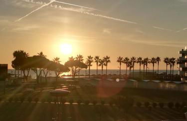 White-blue vibes, seafront 2-bedroom apt - Foto 1