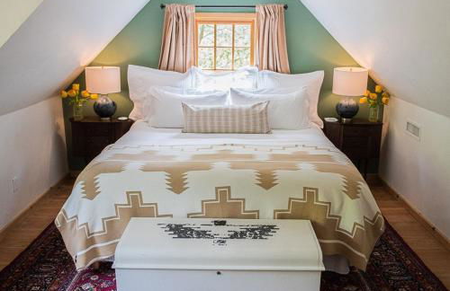 Cozy Cabin on Route 66 with Hot Tub- Edmond, OK - Foto 3