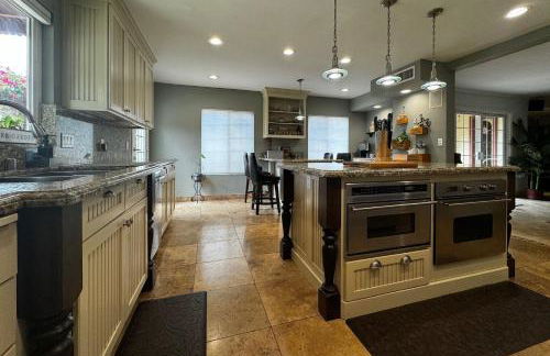 Secluded Paradise Oasis with Gorgeous Pool - Foto 16