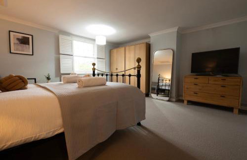 Charming 3BR Cottage Sleeps 8 - 15 Mins to Centre - Foto 41