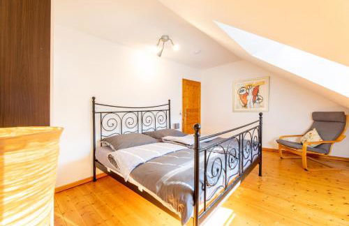 Großzügige Ferienwohnung für Gruppen und Familien im Raum Bamberg Erlangen - Foto 15