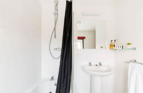 Fergies Canal Side Cottage - Foto 9