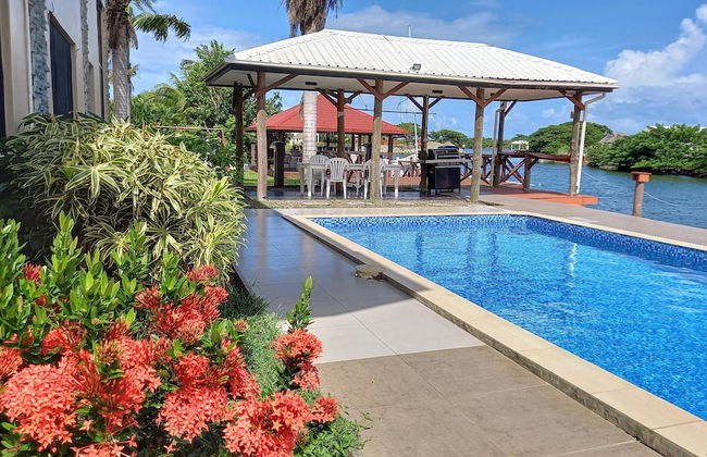 Waterfront Sunset Apt Fantasy Island - Photo 16