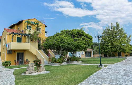 Sandy Beach Villas and Apartments - Photo 79