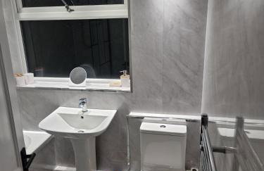 Spacious 3 Bed House in Connahs Quay Ideal for Contractors and Work Crews - Foto 12