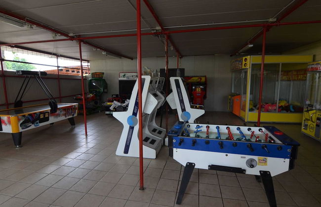 Tidy Chalet with Terrace near Sea - Foto 15