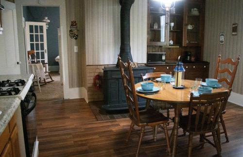 1800's Victorian Patriot House - Foto 13