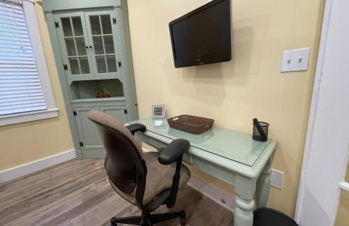 Bayside Bungalow-Updated Home Near the Bay & Beach - Foto 21