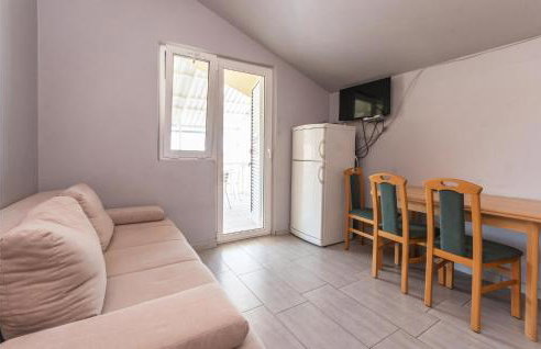 1 Bedroom Cozy Apartment In Kakma - Foto 11