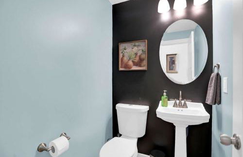 Fountain Square Gem with Rooftop Patio & Fire Pit- Family Friendly - Foto 19