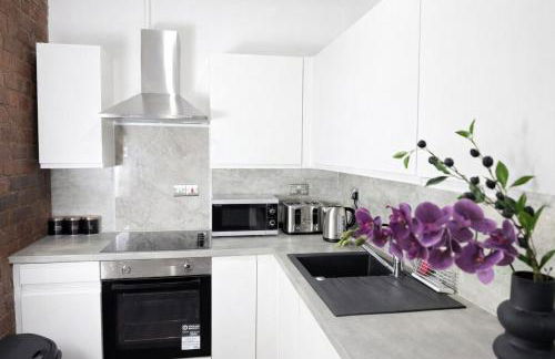 City Centre - Sleeps 6 - Bars, Parking & Netflix - Foto 2