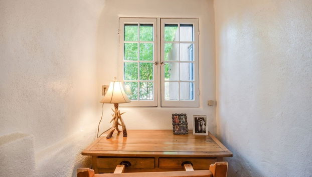 Mariposa - Authentic Adobe Home, One Block Canyon Road and Five Blocks to the Plaza, Hot Tub, Kiva Fireplace - Foto 5, Camera