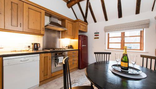 Hideaway Cottage Bewdley with parking near the River Severn - Foto 4, stove, dishwasher, toaster